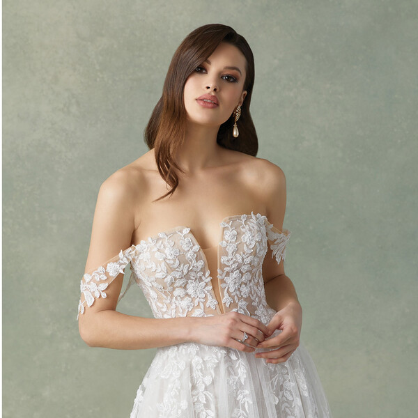 Abiti da sposa spalline scese online