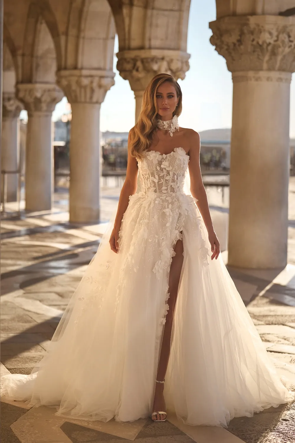 Tessuto Di Pizzo A Rete Ricamato 3D Con Farfalle E Fiori Al Metro