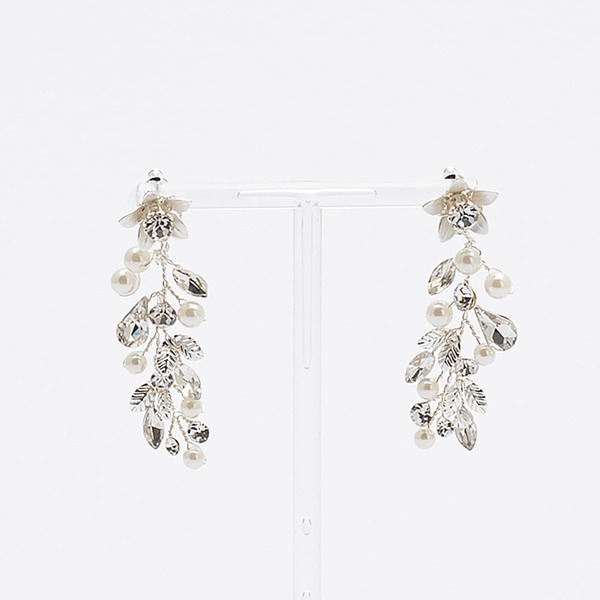 Orecchini con fiore, perle e cristalli argento