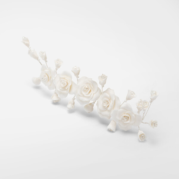 Tralcio con fiori in porcellana bianchi