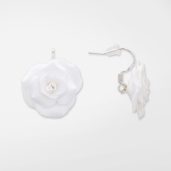 Orecchini con fiore in porcellana