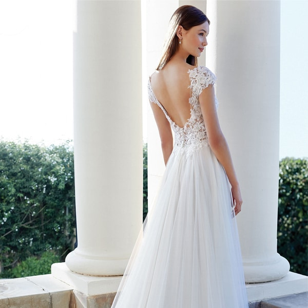 Vestito da sposa scollato dietro on sale