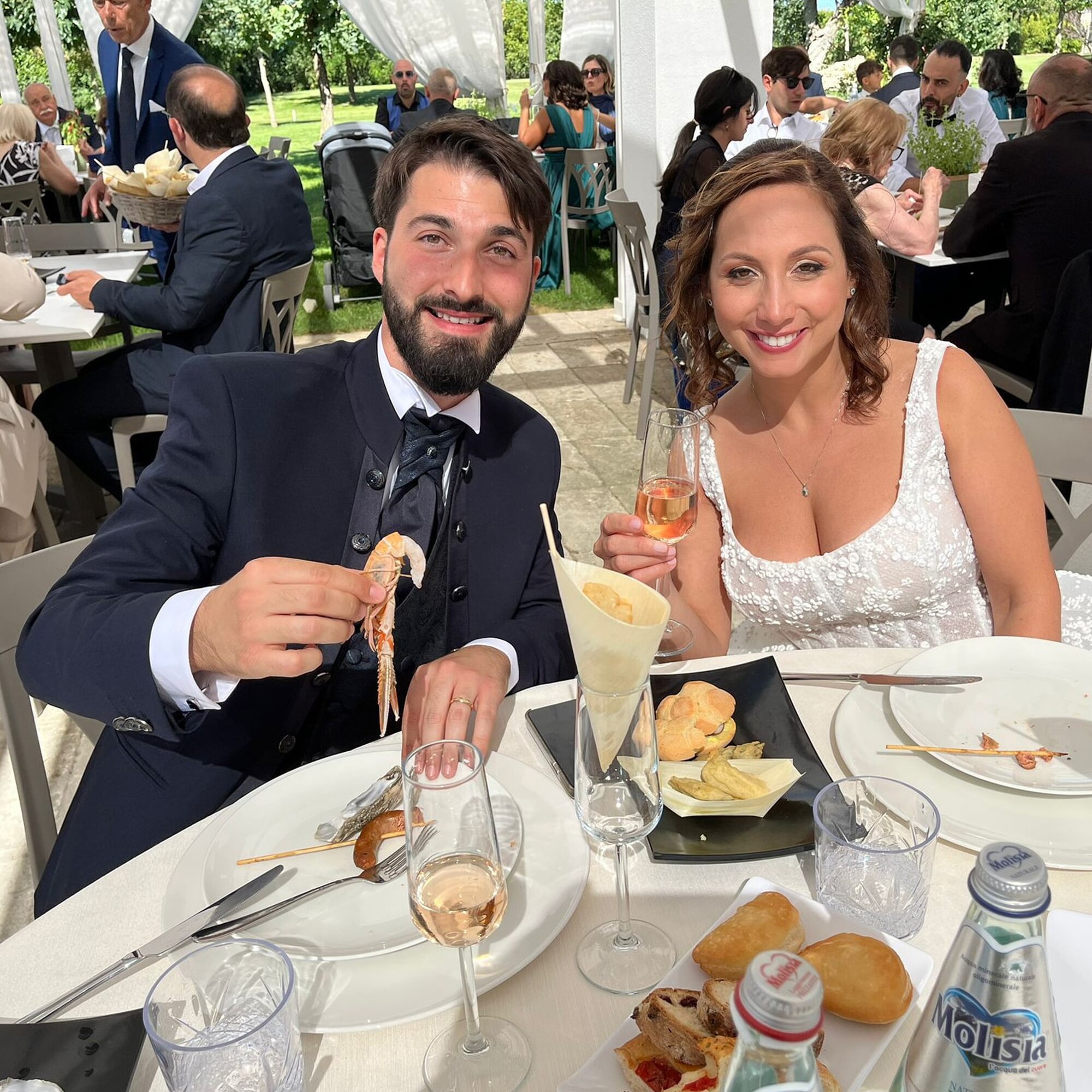 Coppia di sposi con abito da sposa Patrizia Cavalleri